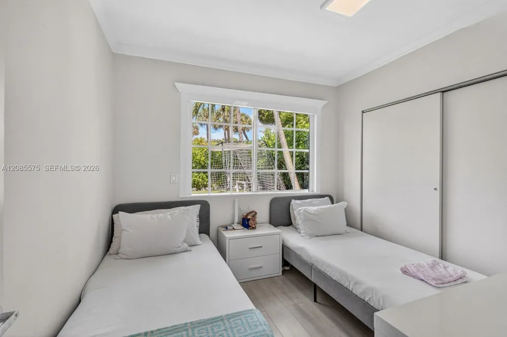755 Curtiswood Dr Key Biscayne, FL 33149
