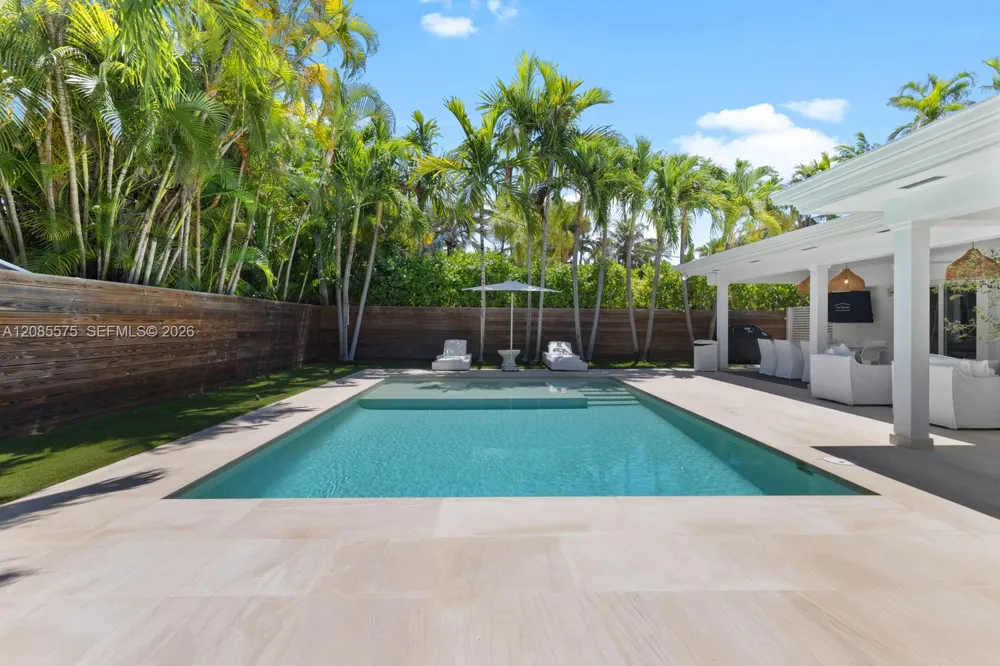 755 Curtiswood Dr Key Biscayne, FL 33149