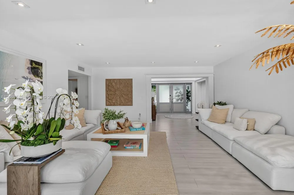 755 Curtiswood Dr Key Biscayne, FL 33149