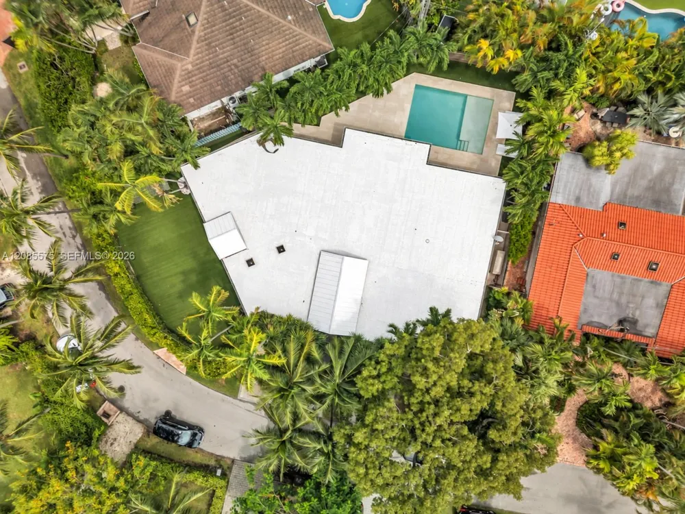 755 Curtiswood Dr Key Biscayne, FL 33149