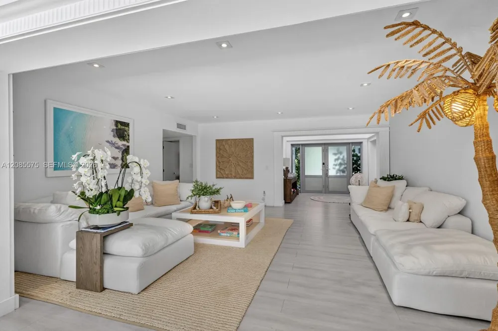 755 Curtiswood Dr Key Biscayne, FL 33149