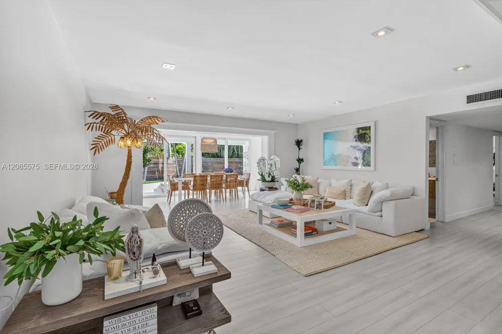 755 Curtiswood Dr Key Biscayne, FL 33149