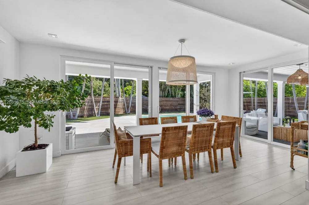 755 Curtiswood Dr Key Biscayne, FL 33149