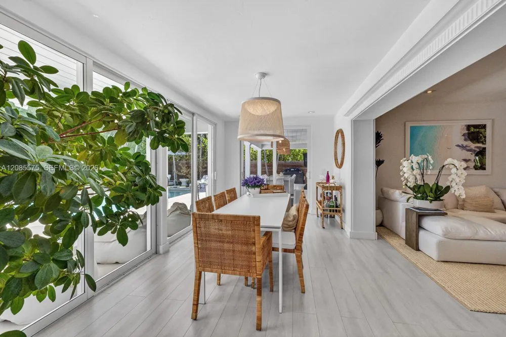 755 Curtiswood Dr Key Biscayne, FL 33149