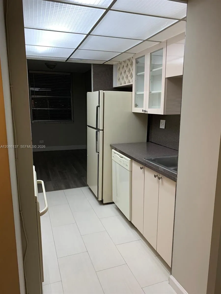 251 174 #1601 Sunny Isles Beach, FL 33160