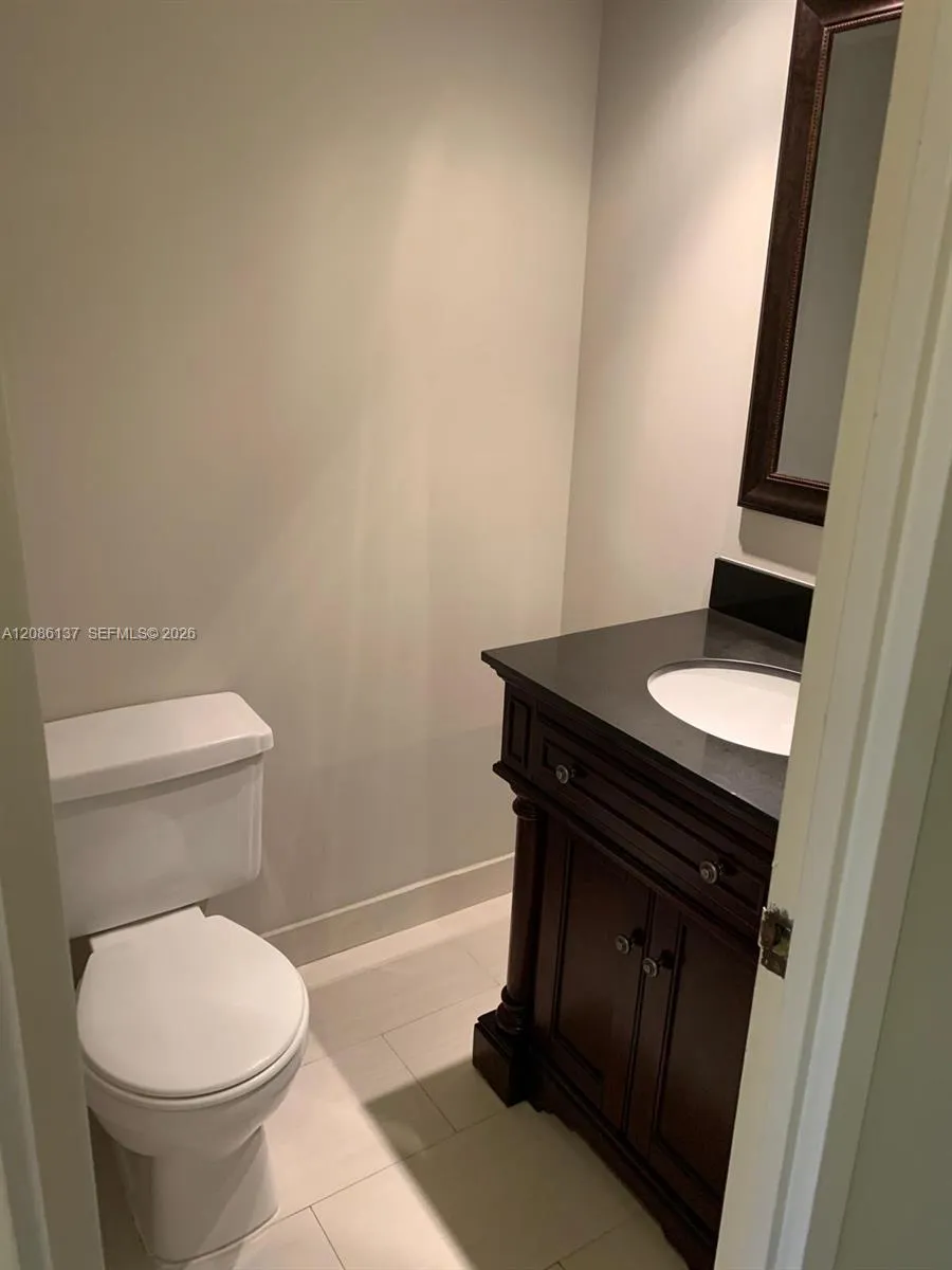 251 174 #1601 Sunny Isles Beach, FL 33160