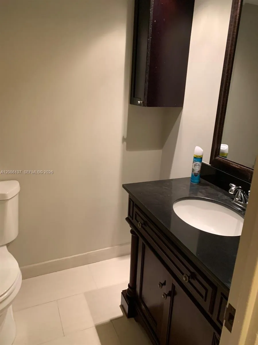 251 174 #1601 Sunny Isles Beach, FL 33160