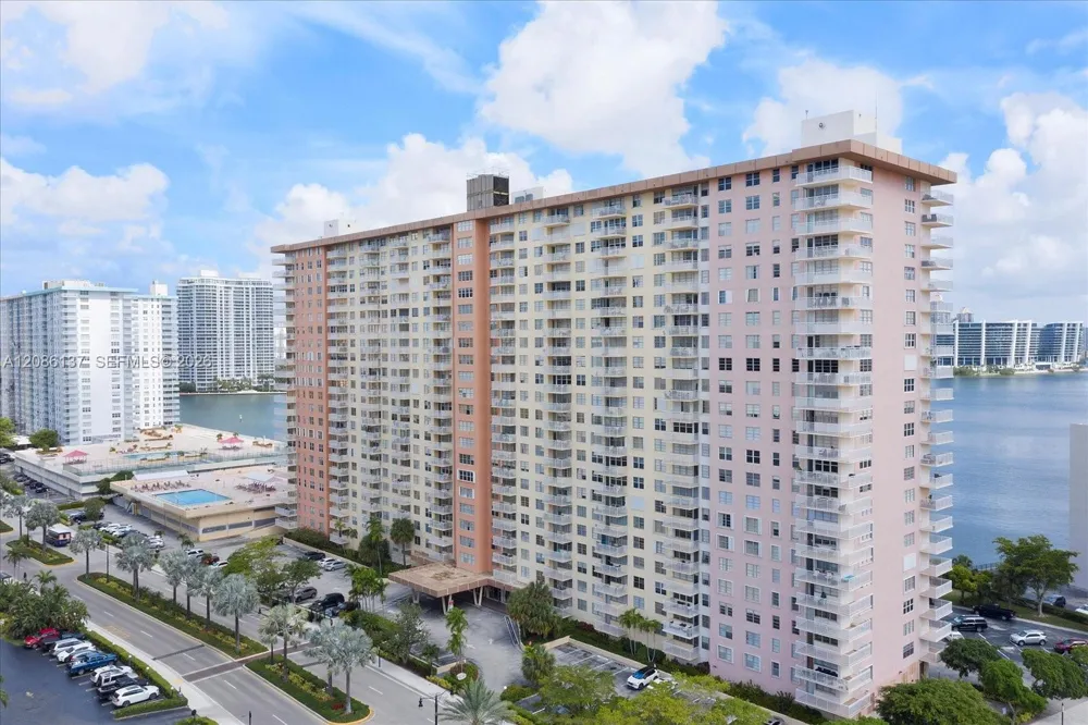 251 174 #1601 Sunny Isles Beach, FL 33160