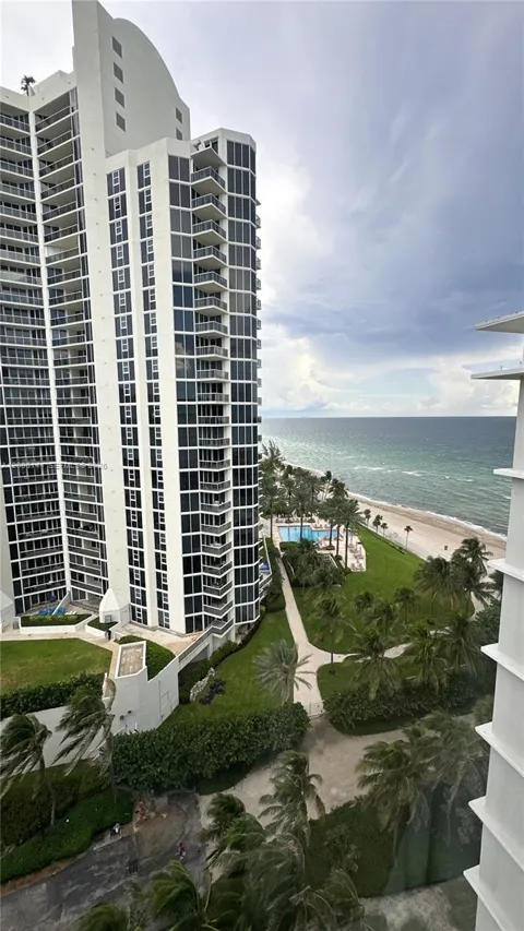 19201 Collins Ave #1119