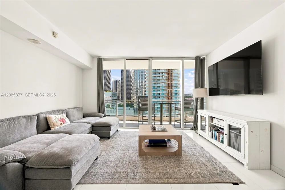 92 SW 3rd St #2004 Miami, FL 33130