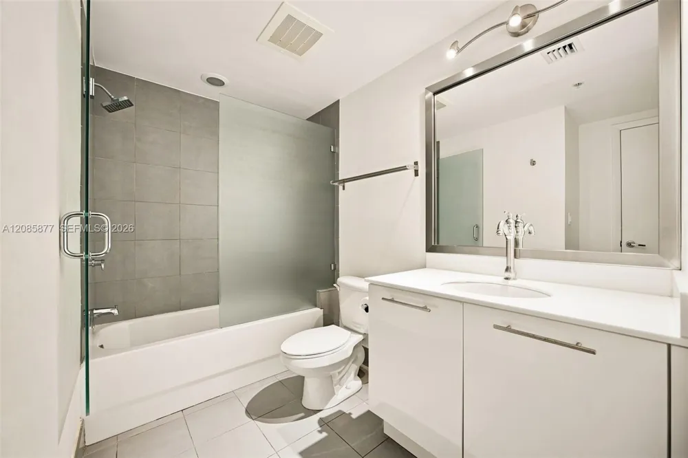 92 SW 3rd St #2004 Miami, FL 33130