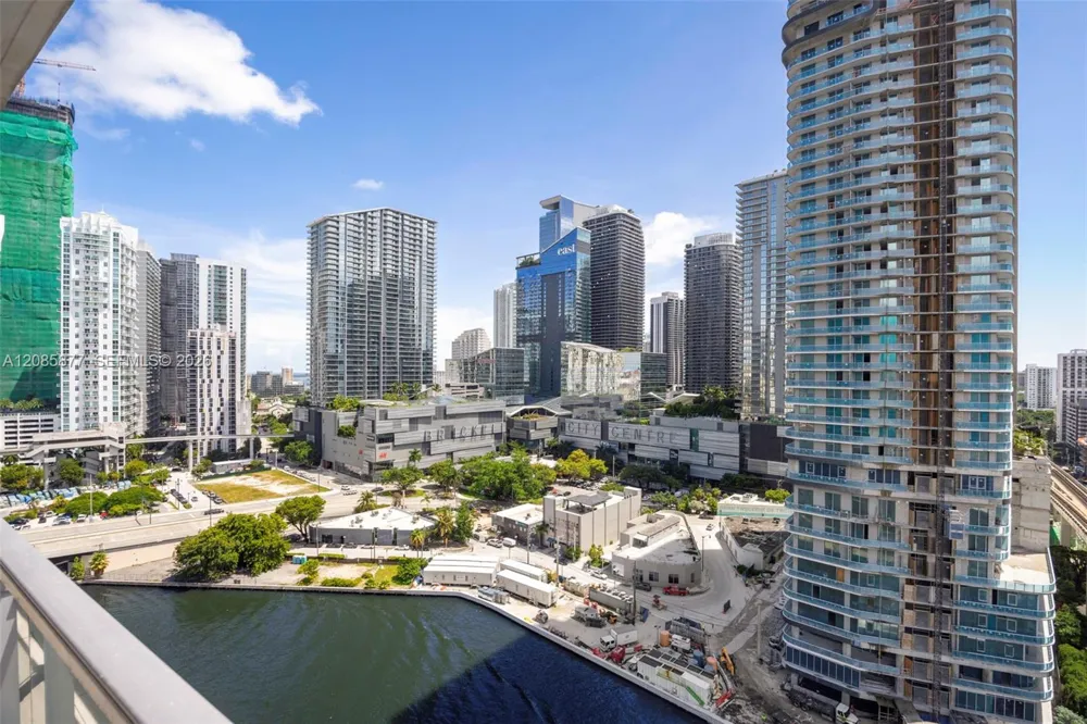 92 SW 3rd St #2004 Miami, FL 33130