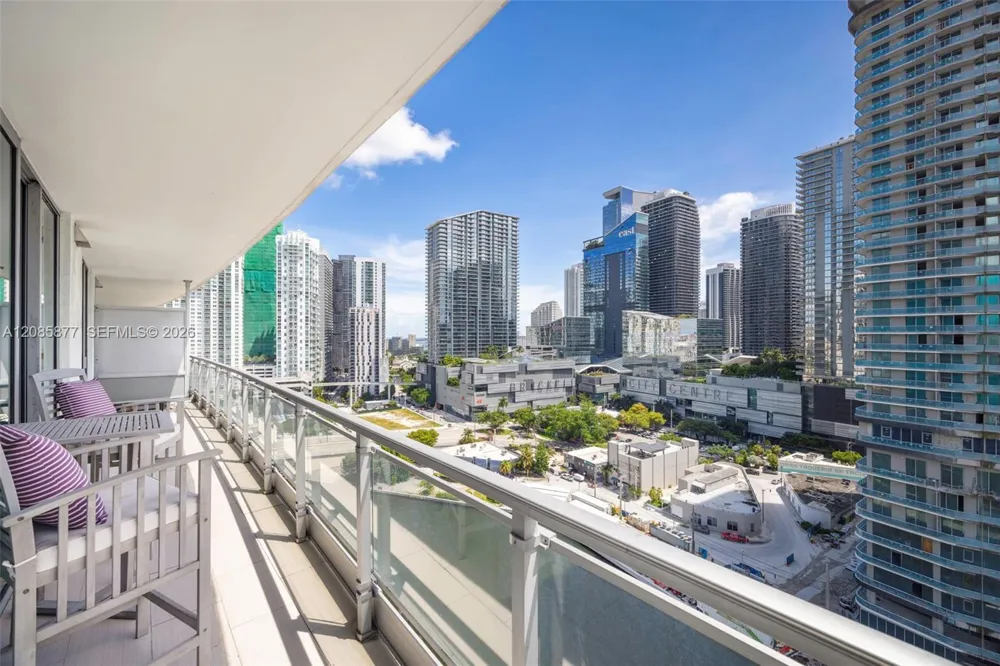 92 SW 3rd St #2004 Miami, FL 33130