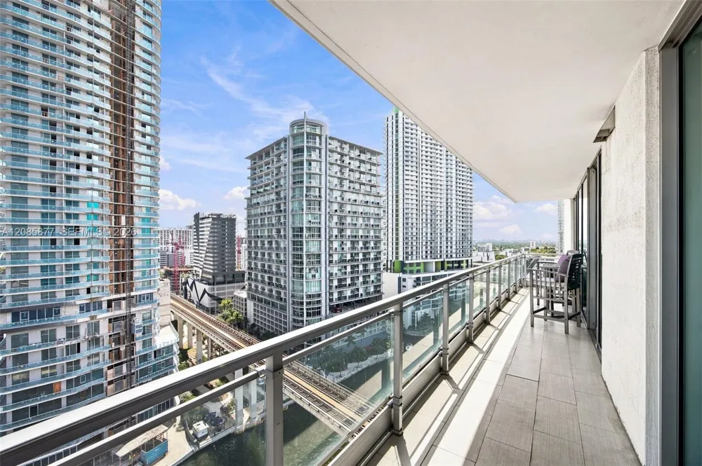 92 SW 3rd St #2004 Miami, FL 33130