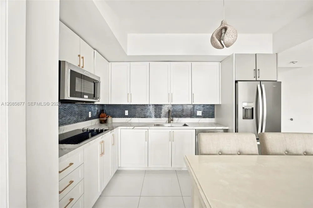 92 SW 3rd St #2004 Miami, FL 33130