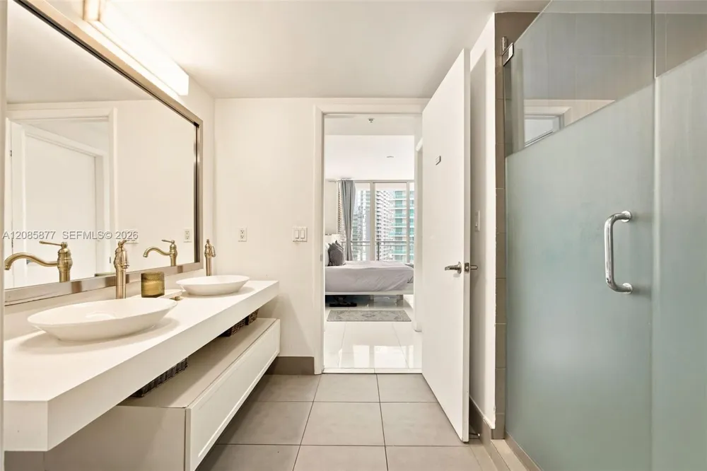 92 SW 3rd St #2004 Miami, FL 33130