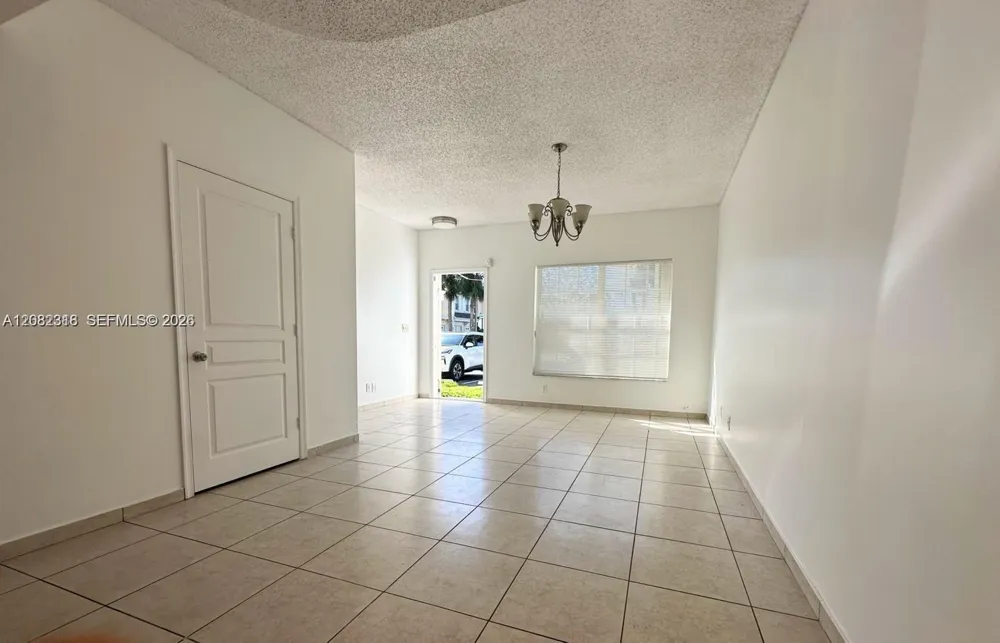16705 Hemingway Dr #16705 Weston, FL 33326