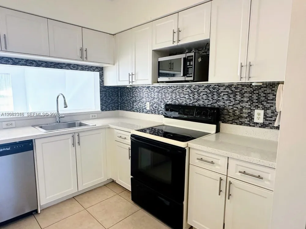 16705 Hemingway Dr #16705 Weston, FL 33326