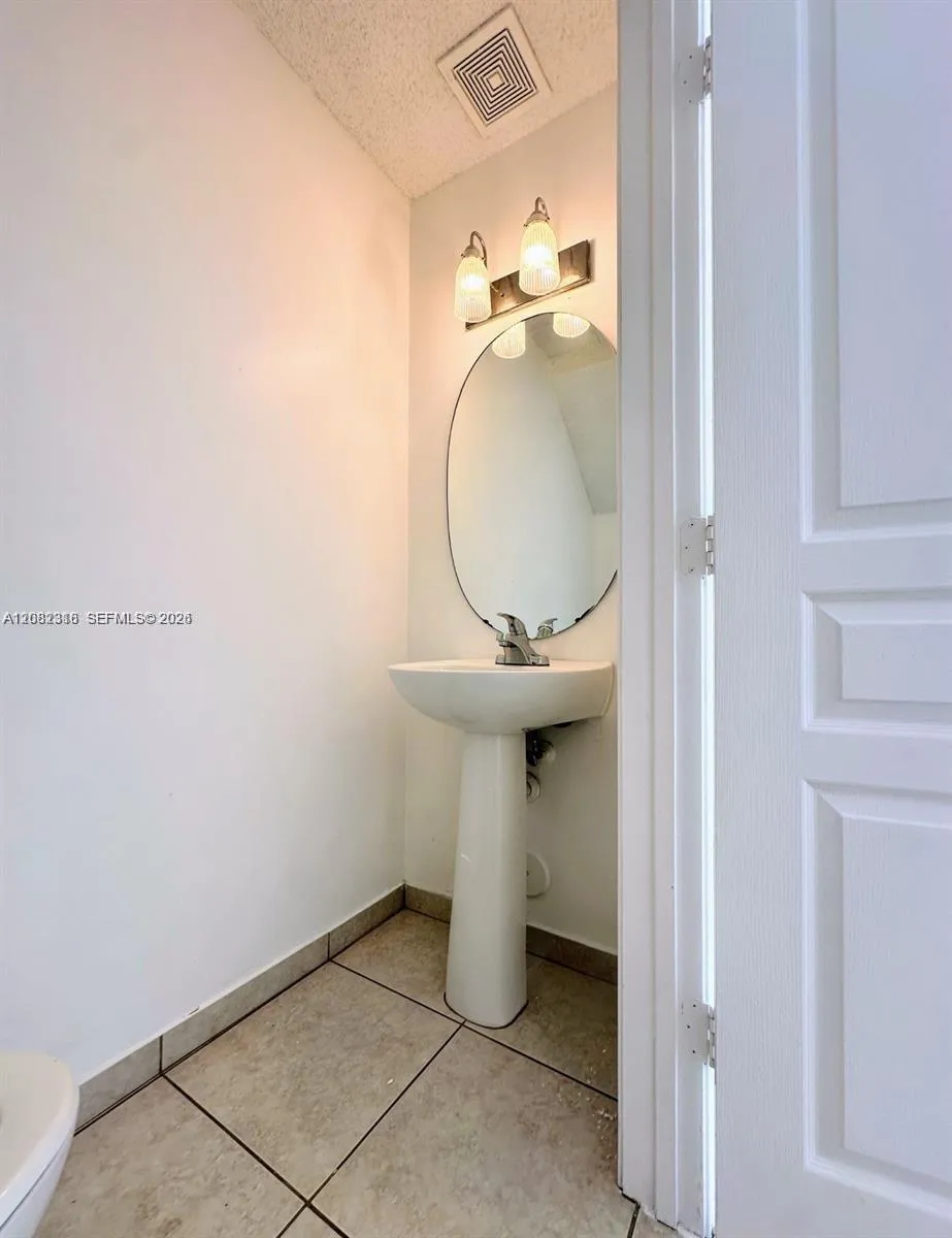 16705 Hemingway Dr #16705 Weston, FL 33326