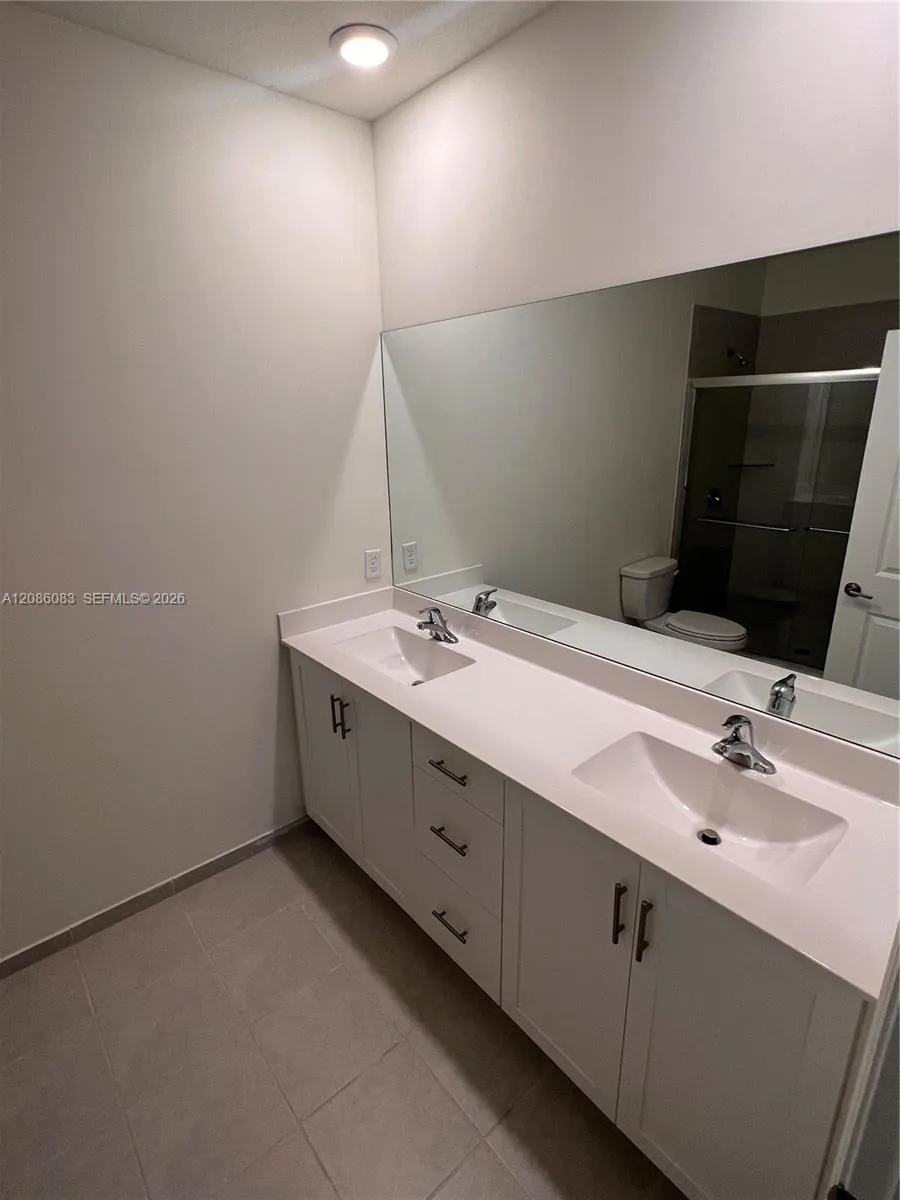 3342 W 112th St Hialeah, FL 33018