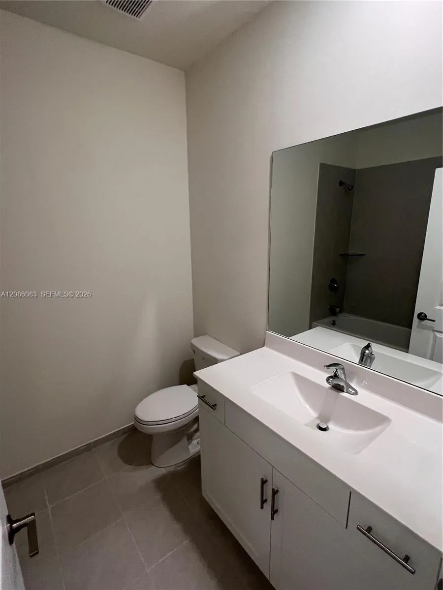 3342 W 112th St Hialeah, FL 33018