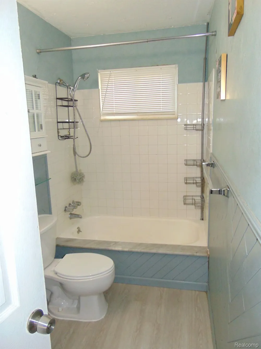 8386 CENTRAL Center Line City, MI 48015