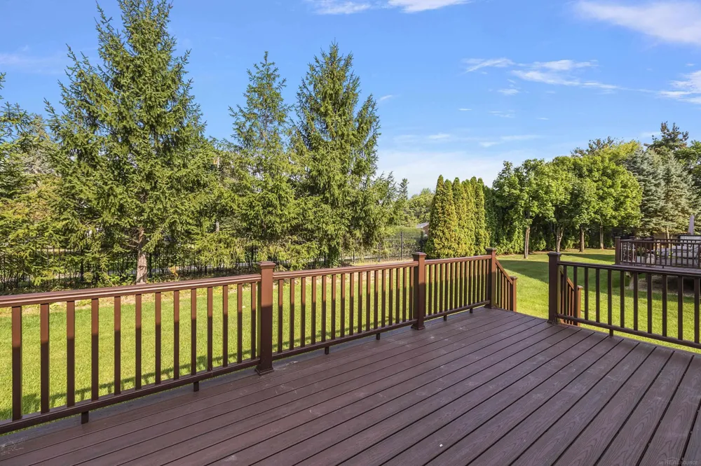 40683 Azalea Drive Clinton Charter Township, MI 48036