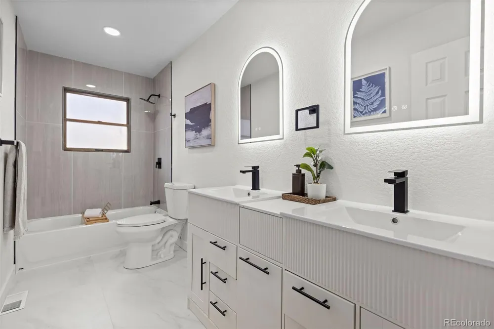 3090 S Hoyt Way Denver, CO 80227