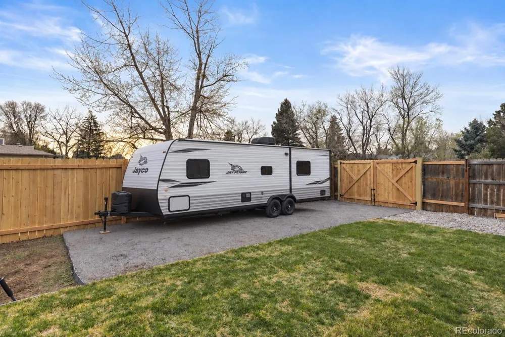 3090 S Hoyt Way Denver, CO 80227