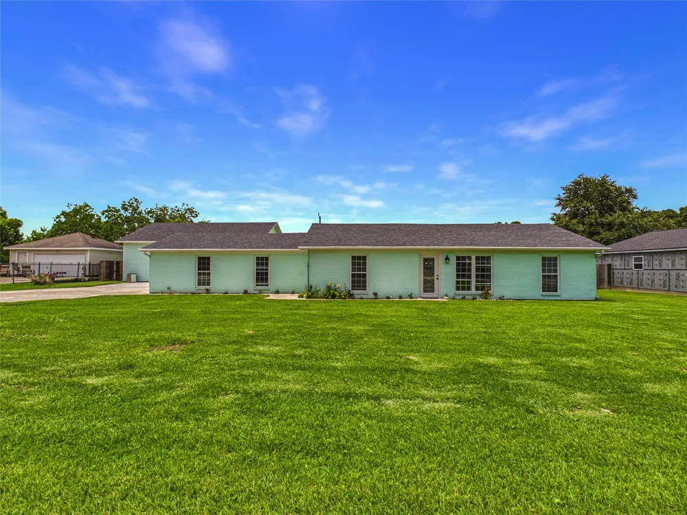 1212 Delores Street Kemah, TX 77565