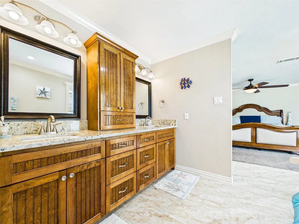 1212 Delores Street Kemah, TX 77565