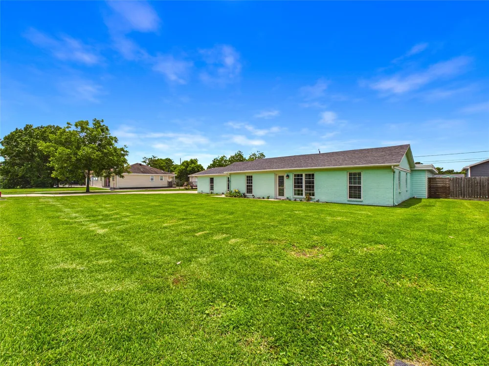 1212 Delores Street Kemah, TX 77565