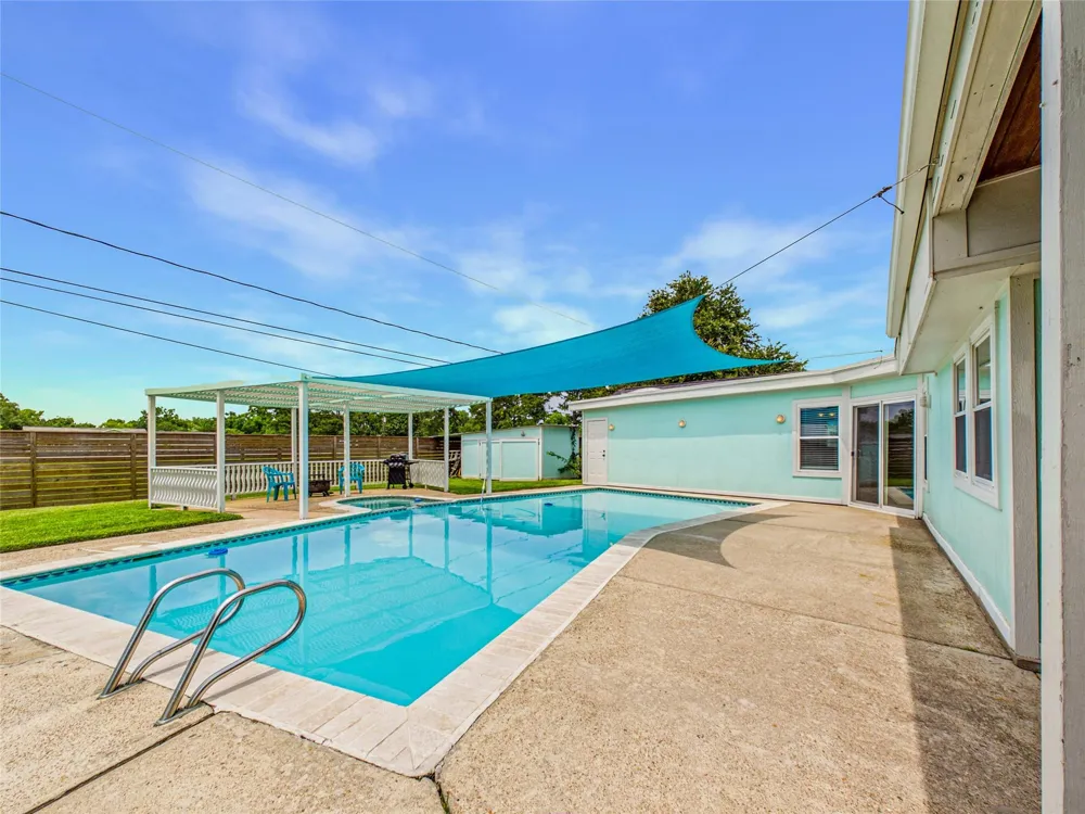 1212 Delores Street Kemah, TX 77565
