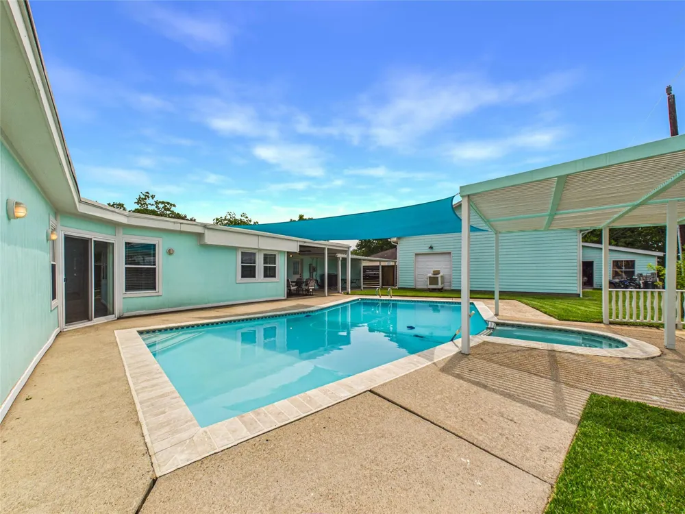 1212 Delores Street Kemah, TX 77565