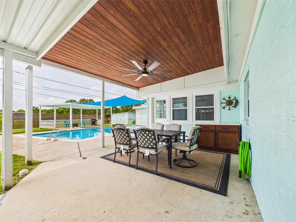 1212 Delores Street Kemah, TX 77565