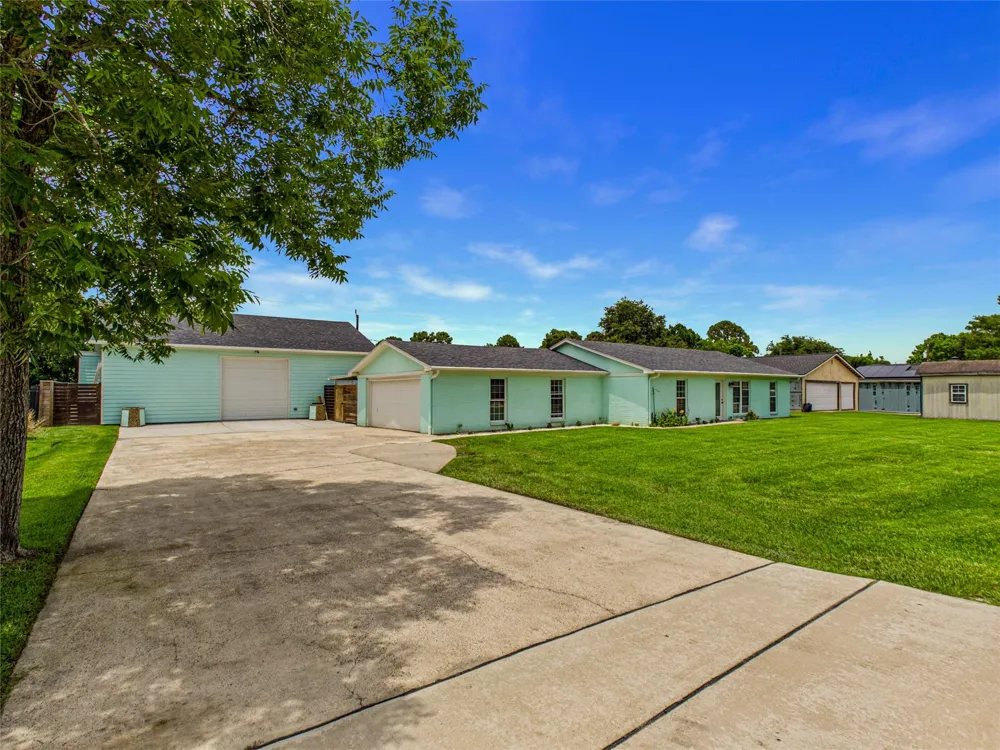 1212 Delores Street Kemah, TX 77565
