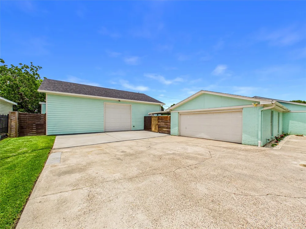 1212 Delores Street Kemah, TX 77565