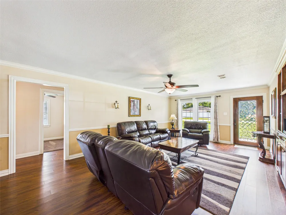 1212 Delores Street Kemah, TX 77565