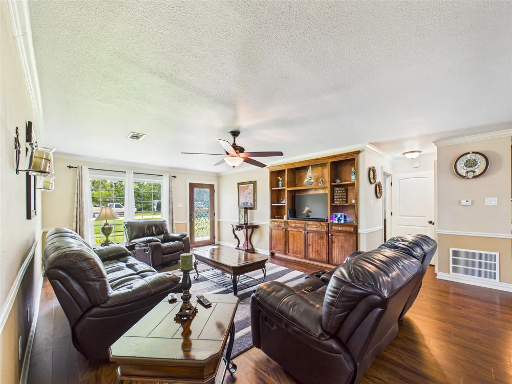 1212 Delores Street Kemah, TX 77565