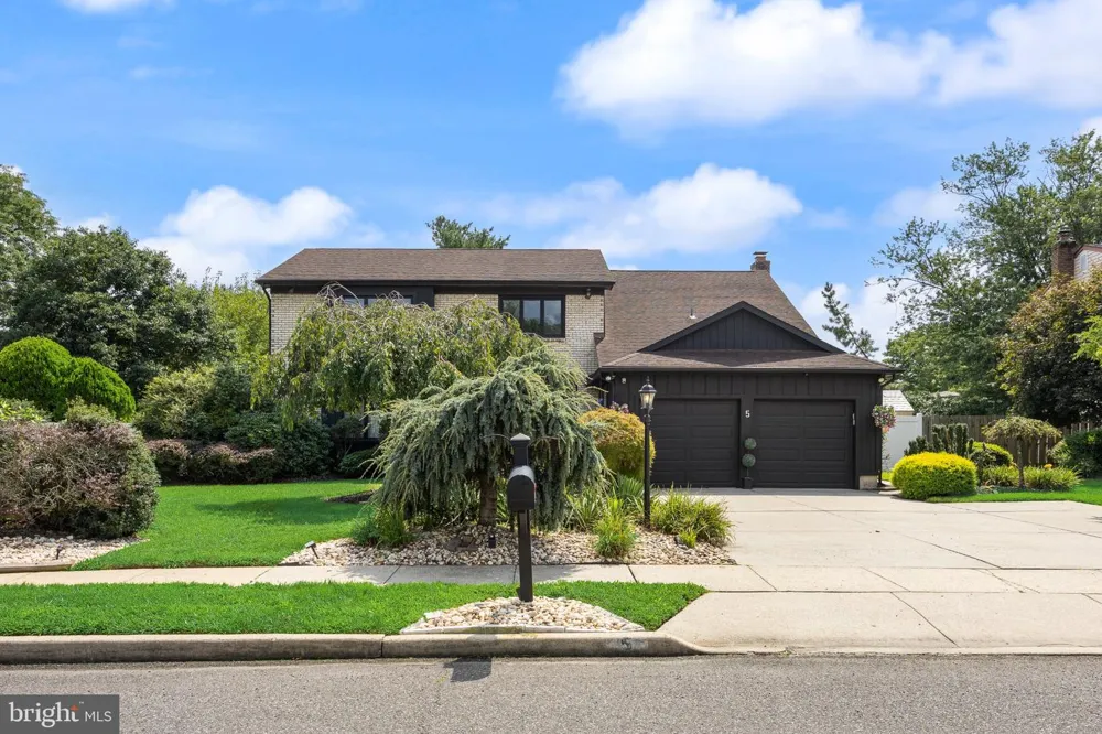5 CHATEAU DRIVE Cherry Hill, NJ 08003