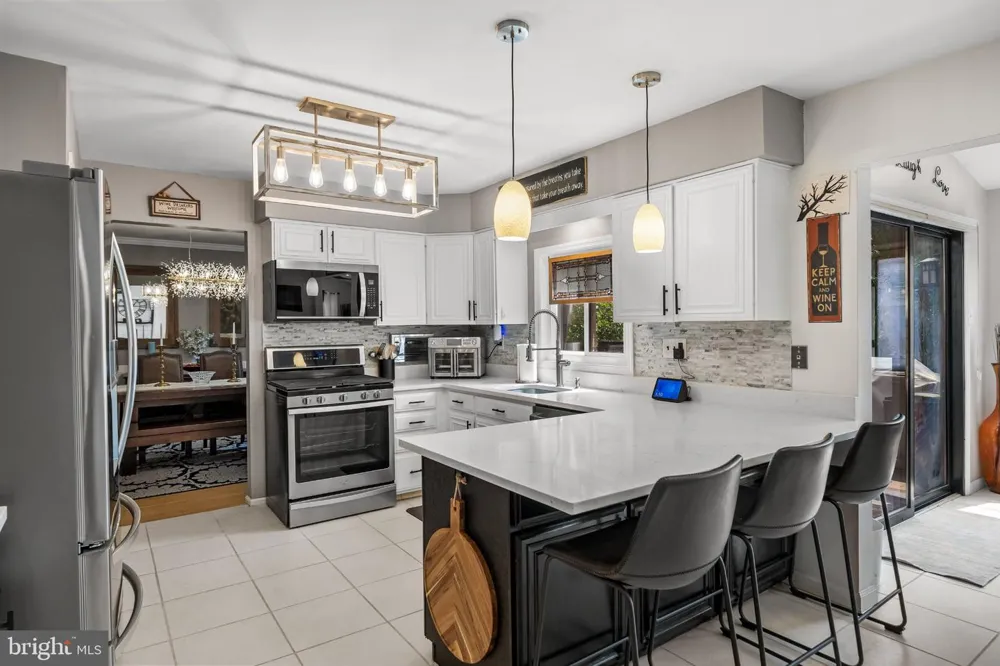 5 CHATEAU DRIVE Cherry Hill, NJ 08003
