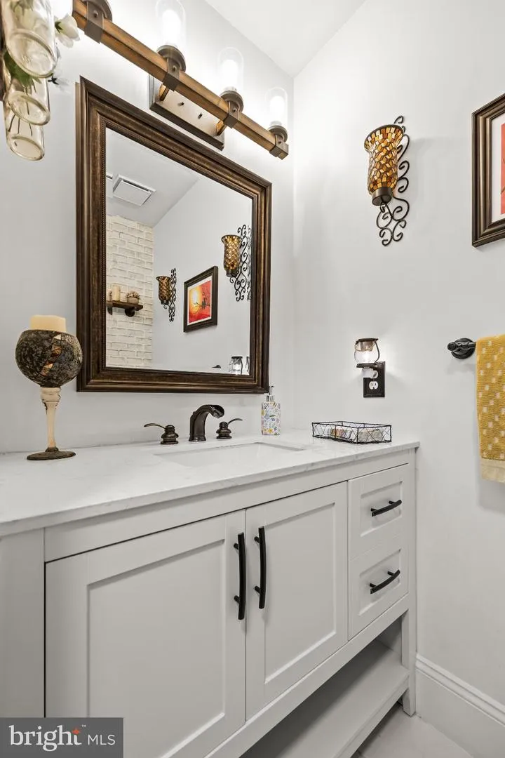 5 CHATEAU DRIVE Cherry Hill, NJ 08003