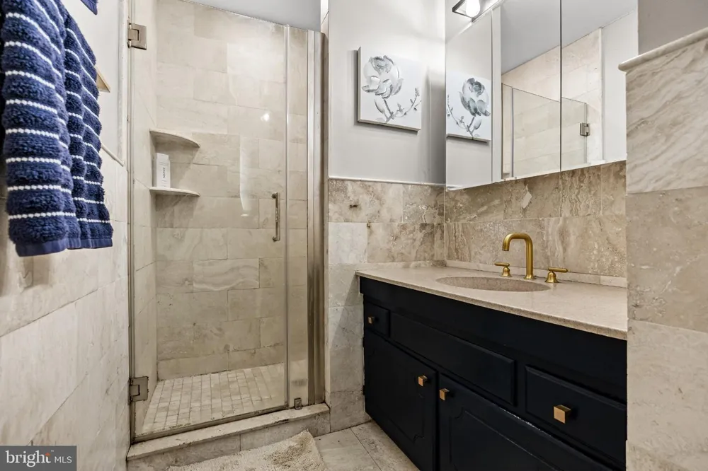 5 CHATEAU DRIVE Cherry Hill, NJ 08003
