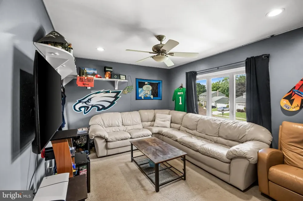5 CHATEAU DRIVE Cherry Hill, NJ 08003