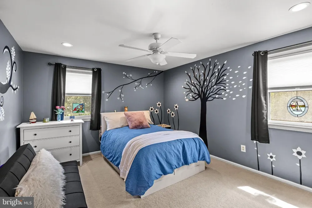 5 CHATEAU DRIVE Cherry Hill, NJ 08003