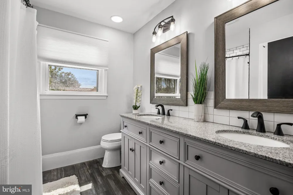 5 CHATEAU DRIVE Cherry Hill, NJ 08003