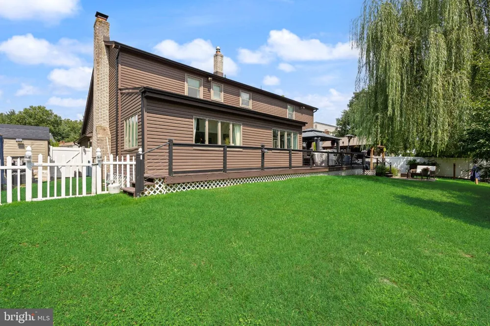 5 CHATEAU DRIVE Cherry Hill, NJ 08003