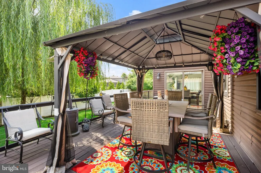 5 CHATEAU DRIVE Cherry Hill, NJ 08003