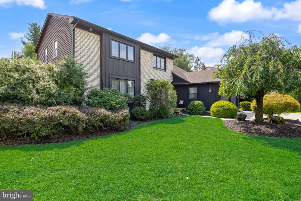 5 CHATEAU DRIVE Cherry Hill, NJ 08003