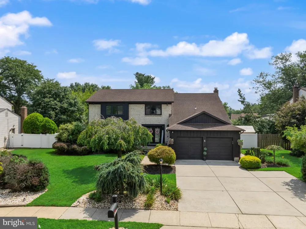 5 CHATEAU DRIVE Cherry Hill, NJ 08003